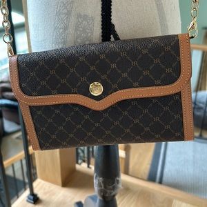 Rioni Everyday Clutch